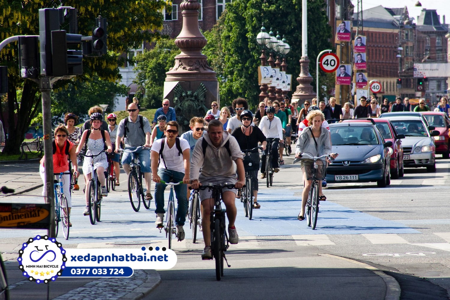 Bạn nên lái xe đạp đi sát lề bên phải để an toàn khi tham gia giao thông