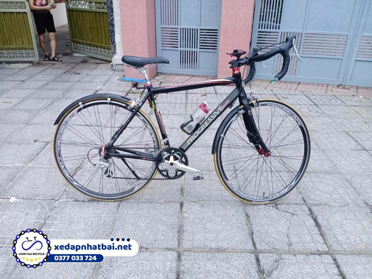 Xe đạp đua hàng cũ Nhật bãi được bán trên toàn quốc và tương đối thân thiện, dễ sử dụng với mọi người